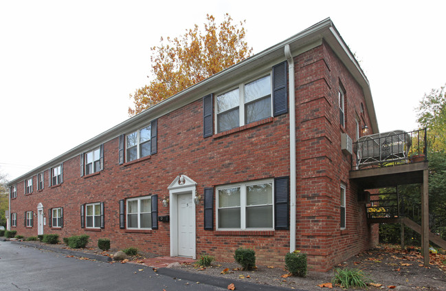 304 W Chestnut St in Oxford, OH - Building Photo - Building Photo