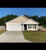 103 Cora Rd in Defuniak Springs, FL - Building Photo