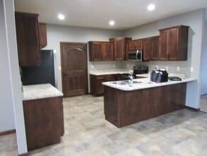 S. S Keller Cir in Sioux Falls, SD - Building Photo - Building Photo