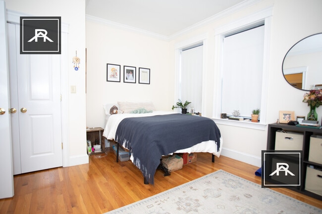 27 Glenville Ave, Unit 8 in Boston, MA - Foto de edificio - Building Photo