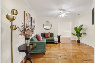 555 Rutledge Ave in Charleston, SC - Foto de edificio - Building Photo