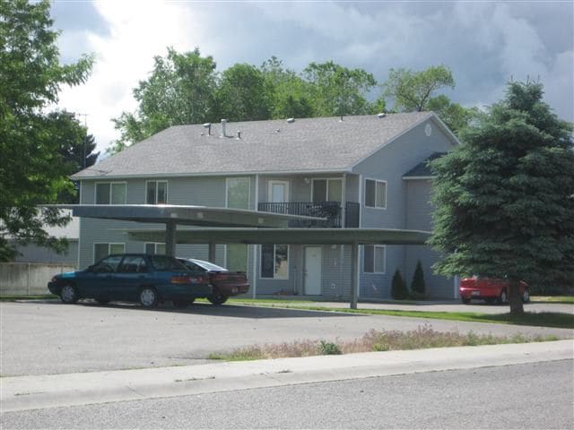 658 Paradise Pl