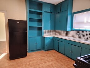 112 W North Loop Blvd in Austin, TX - Foto de edificio - Building Photo