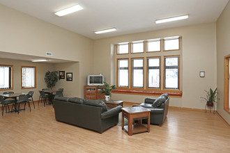 Hampden Square Apts and Townhomes in St. Paul, MN - Building Photo - Interior Photo