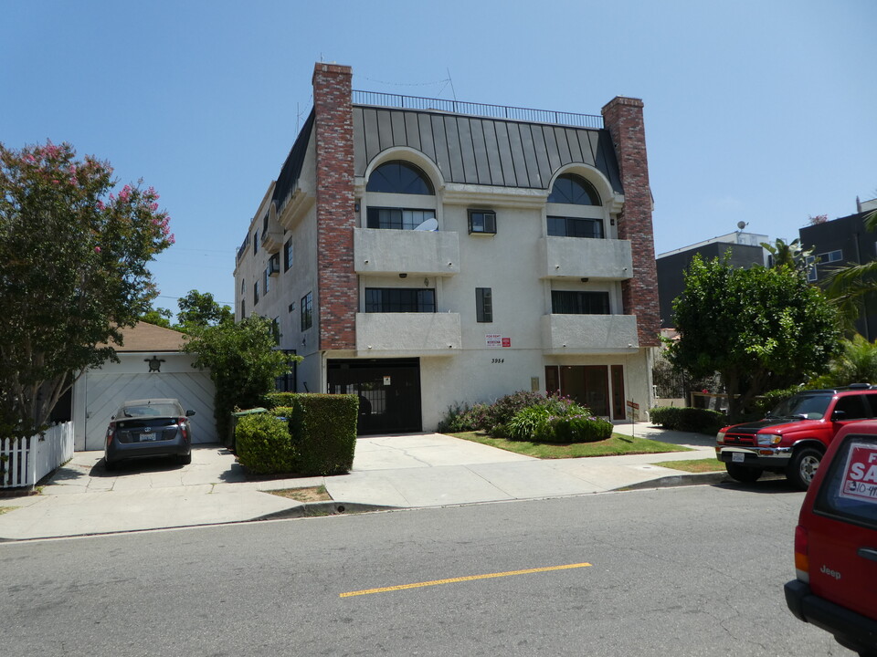 3954 Beethoven St in Los Angeles, CA - Building Photo