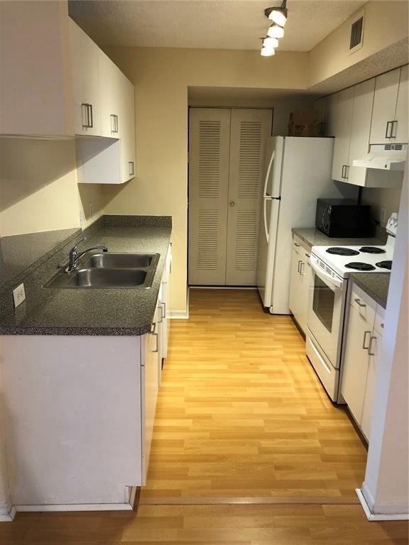 property at 470 S Park Rd