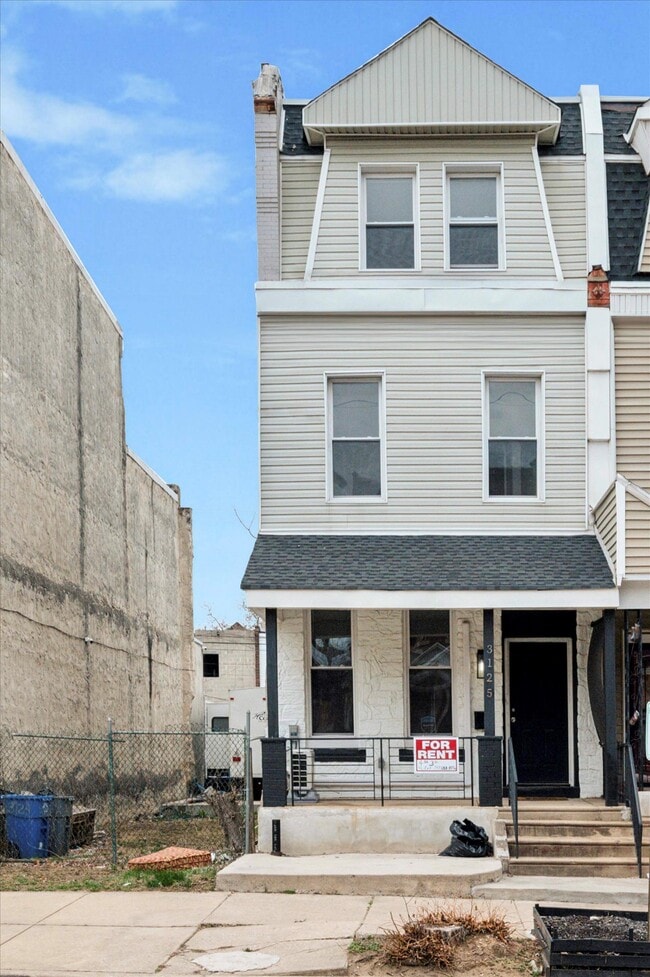 3125 W Montgomery Ave in Philadelphia, PA - Foto de edificio - Building Photo
