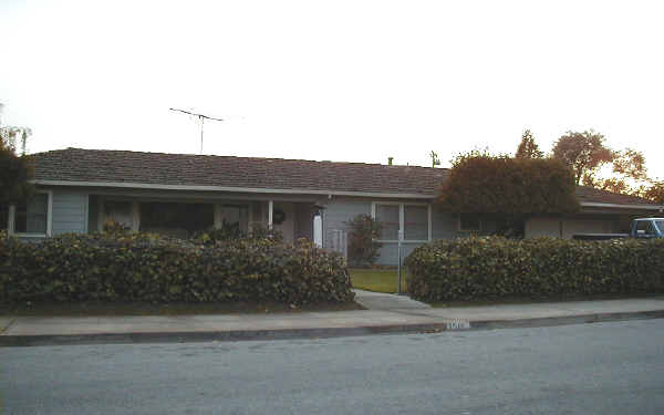 1516 Union Ave in Redwood City, CA - Building Photo - Building Photo