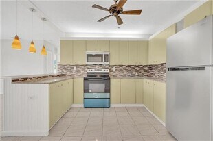2708 NW 52nd St in Fort Lauderdale, FL - Building Photo