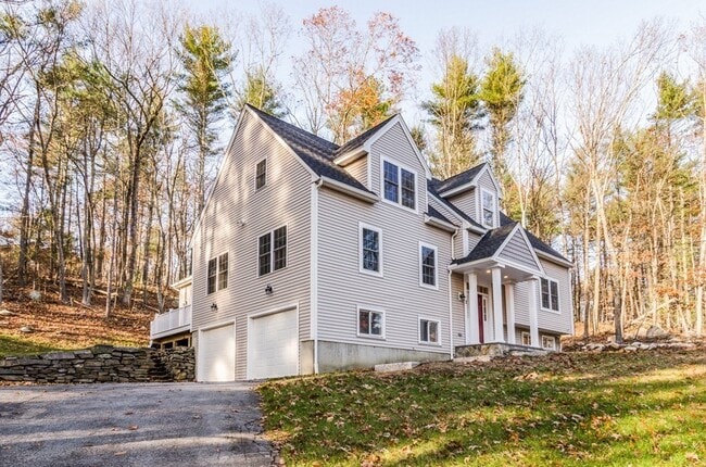 property at 718 Main St