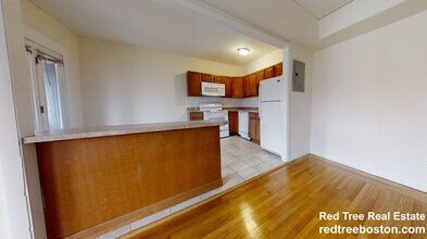 1131 Commonwealth Ave, Unit 3 in Boston, MA - Building Photo - Building Photo