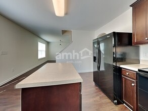 2718 Quail Oaks Dr in Greensboro, NC - Building Photo - Building Photo