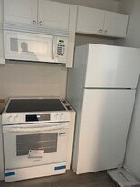 230 Canterbury J in West Palm Beach, FL - Building Photo