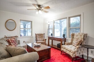 2461 Fontaine Circle, Unit Entire Property in Decatur, GA - Foto de edificio - Building Photo
