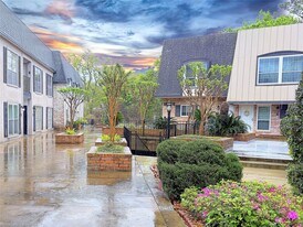 1801 Stoney Brook Dr in Houston, TX - Building Photo