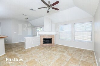 8201 Cedarcrest Ln in Fort Worth, TX - Building Photo - Building Photo