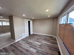 8039 Gough St in Baltimore, MD - Building Photo - Building Photo