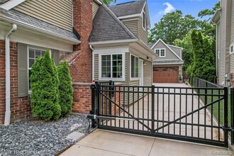 2120 Buckingham Ave in Birmingham, MI - Building Photo - Building Photo