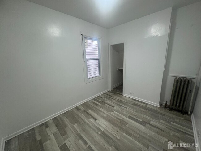 270 Handy St in New Brunswick, NJ - Building Photo - Building Photo