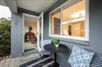 720 Lakeside Ave S, Unit Leschi Shores Unit 103 in Seattle, WA - Building Photo - Building Photo
