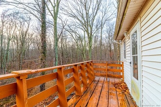 405 Noank Ledyard Rd in Groton, CT - Building Photo - Building Photo