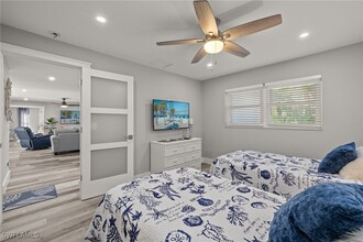 248 Bay Meadows Dr in Naples, FL - Building Photo - Building Photo