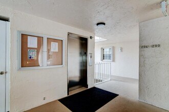 3575 S Ocean Blvd, Unit 2050 in Palm Beach, FL - Building Photo - Building Photo