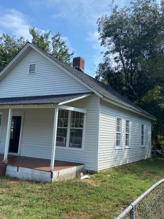 114 N Missouri St in Jackson, TN - Building Photo - Building Photo