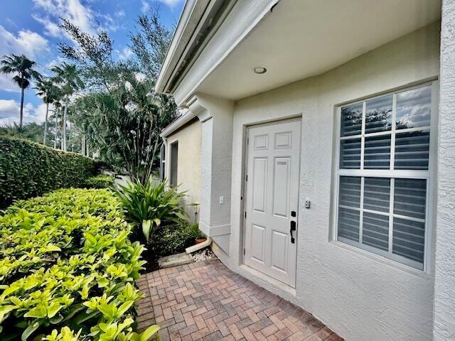 527 Commons Dr in Palm Beach Gardens, FL - Building Photo - Building Photo