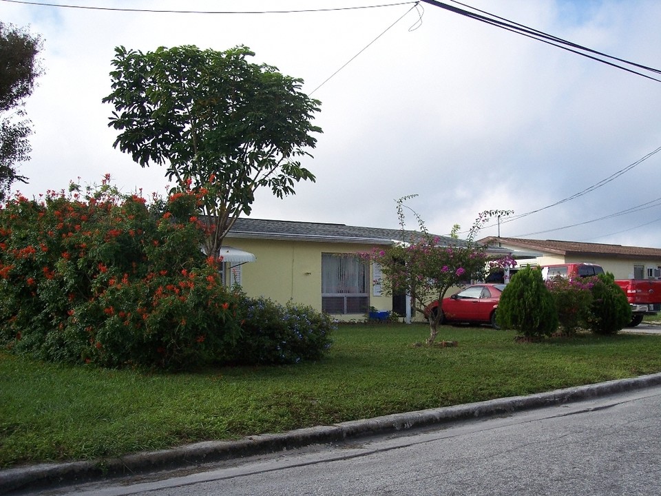 508-705 Palm Ave in Fort Pierce, FL - Building Photo