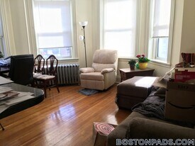 55 Queensberry St in Boston, MA - Building Photo