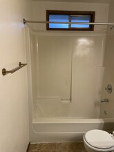 711 11th St NE in East Wenatchee, WA - Foto de edificio - Building Photo