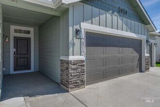 2912 W Silver River St in Meridian, ID - Building Photo - Building Photo