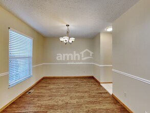 8865 Kingsley Dr in Reynoldsburg, OH - Foto de edificio - Building Photo