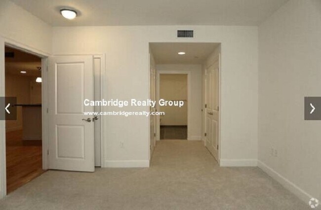 15 Cameron Ave, Unit 102A in Cambridge, MA - Foto de edificio - Building Photo