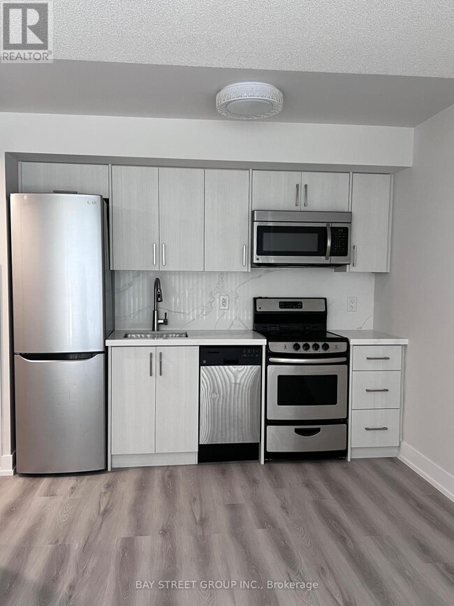 36-7036 Lisgar St in Toronto, ON - Building Photo - Building Photo