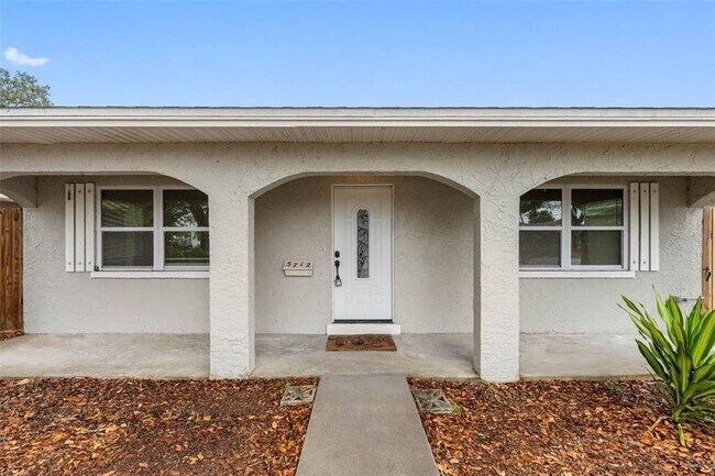 5712 17th Ave N in St. Petersburg, FL - Building Photo - Building Photo
