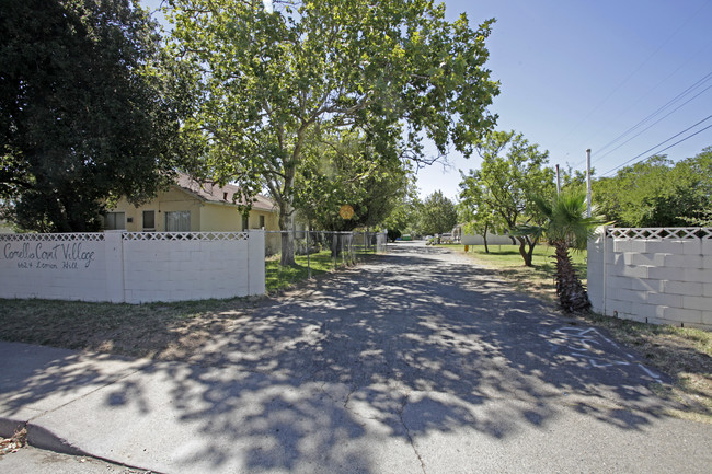 Camellia Court Village in Sacramento, CA - Building Photo - Building Photo