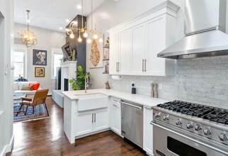 44 High St, Unit 5 in Boston, MA - Building Photo - Building Photo