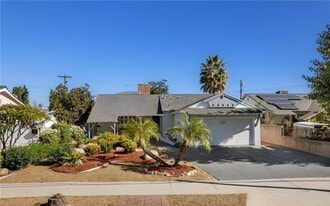 8356 Vanalden in Los Angeles, CA - Building Photo
