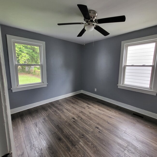 504 Homestead Ave, Unit A in Hampton, VA - Building Photo - Building Photo