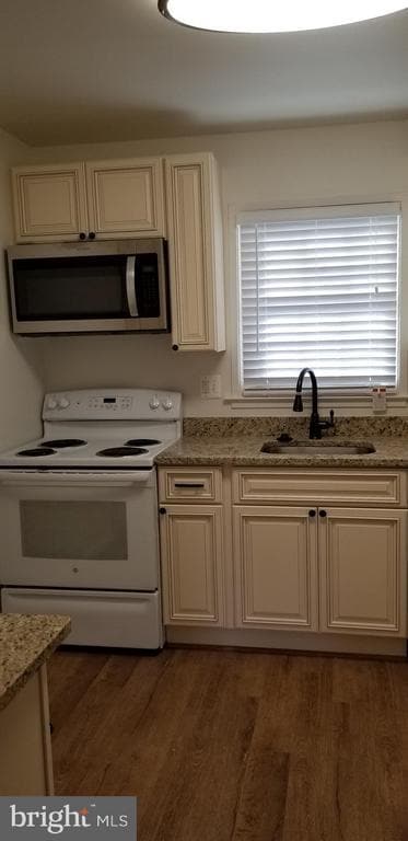 property at 8414 Red Ash Ct