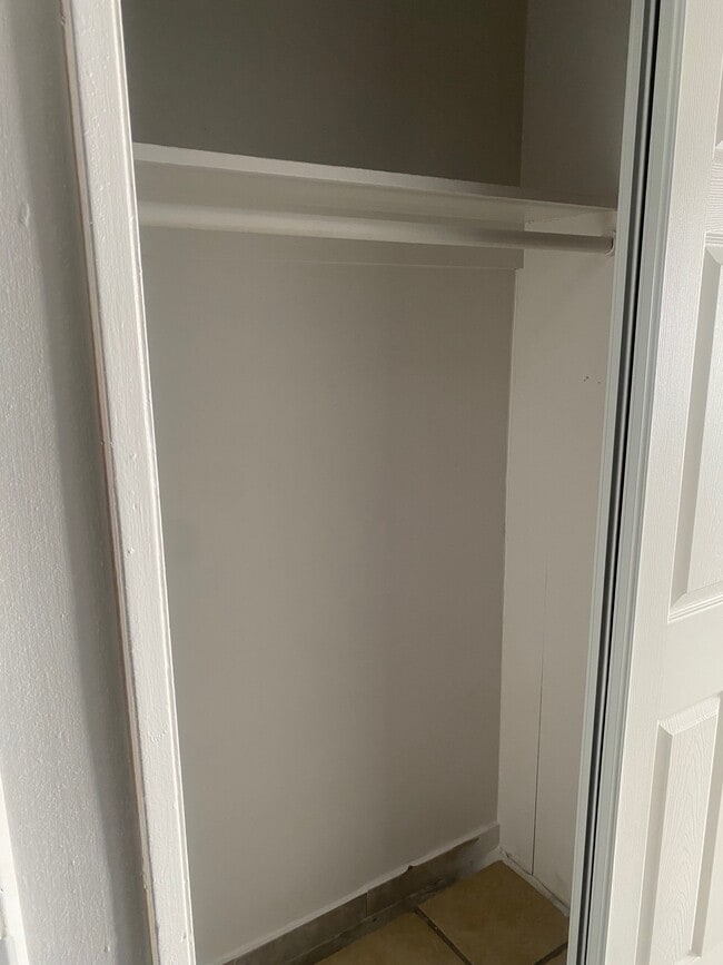 Summer Breeze Apartments in North Hills, CA - Building Photo - Building Photo