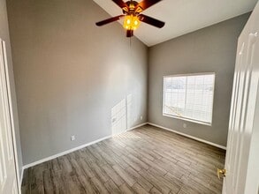 5129 Forest Oaks Dr in Las Vegas, NV - Building Photo - Building Photo