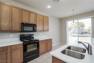 210 NW 24th Ave in Cape Coral, FL - Building Photo - Building Photo