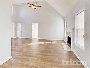 1195 Misty Meadows Way in Hampton, GA - Foto de edificio - Building Photo