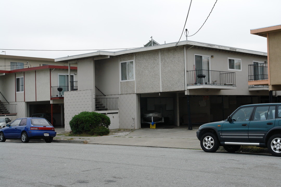 124 Santa Lucia Ave in San Bruno, CA - Building Photo