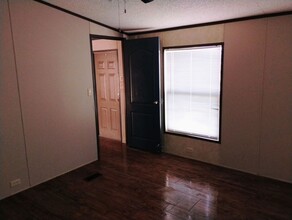 5427 Lake View Dr in Granbury, TX - Building Photo - Building Photo
