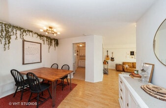 1450 Sandpebble Dr, Unit 345 in Wheeling, IL - Building Photo - Building Photo