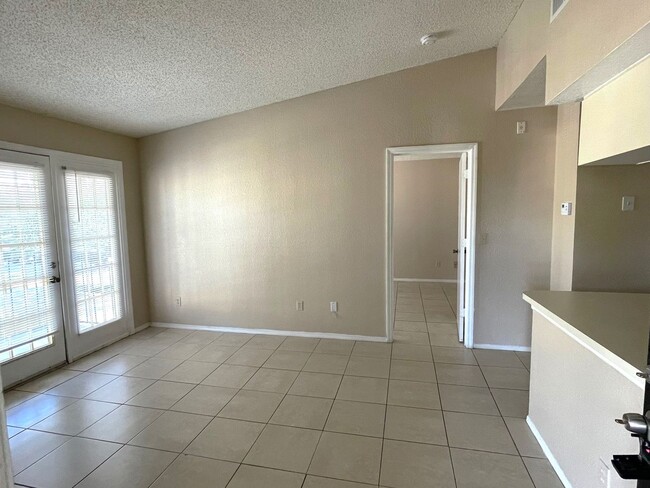 2550 N Alafaya Trail in Orlando, FL - Building Photo - Building Photo